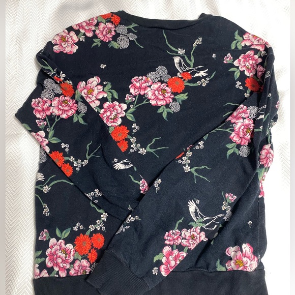 Floral Long Sleeve - Picture 3 of 7